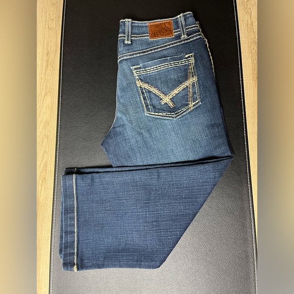 BKE dark wash distressed capris - Picture 2 of 3